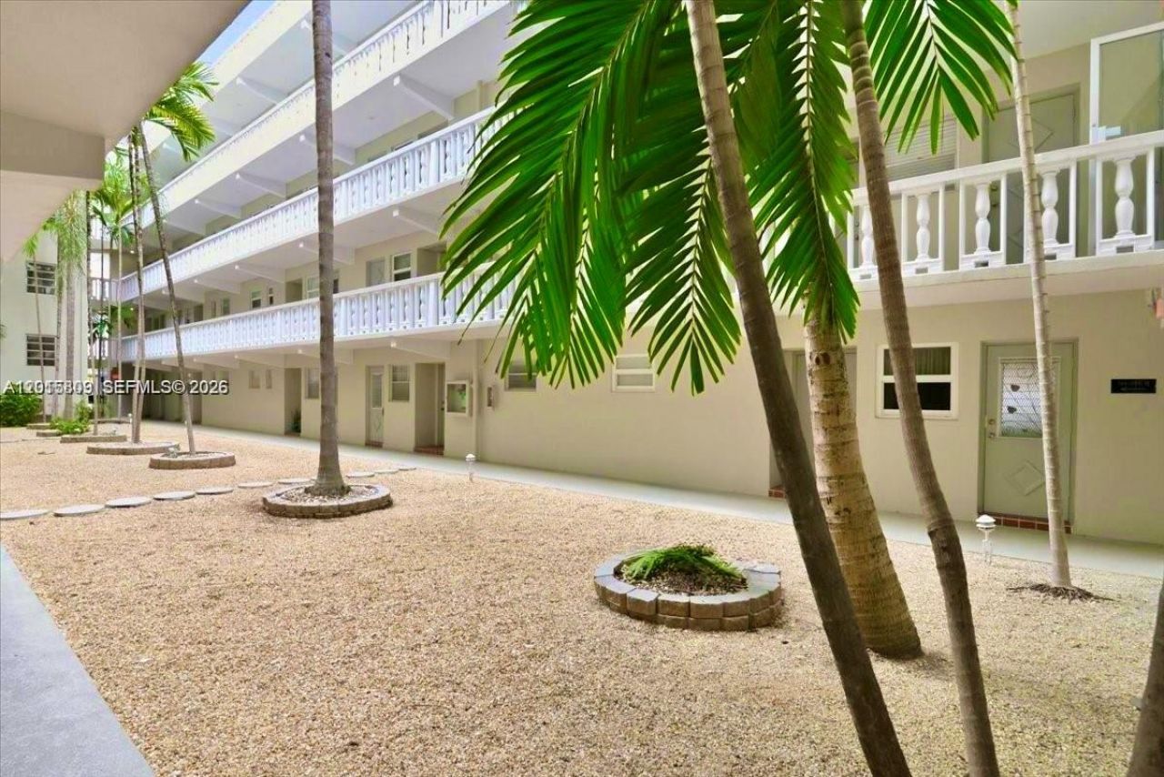 330 SE 2nd St, Unit 101G, Hallandale Beach, FL 33009 Photo
