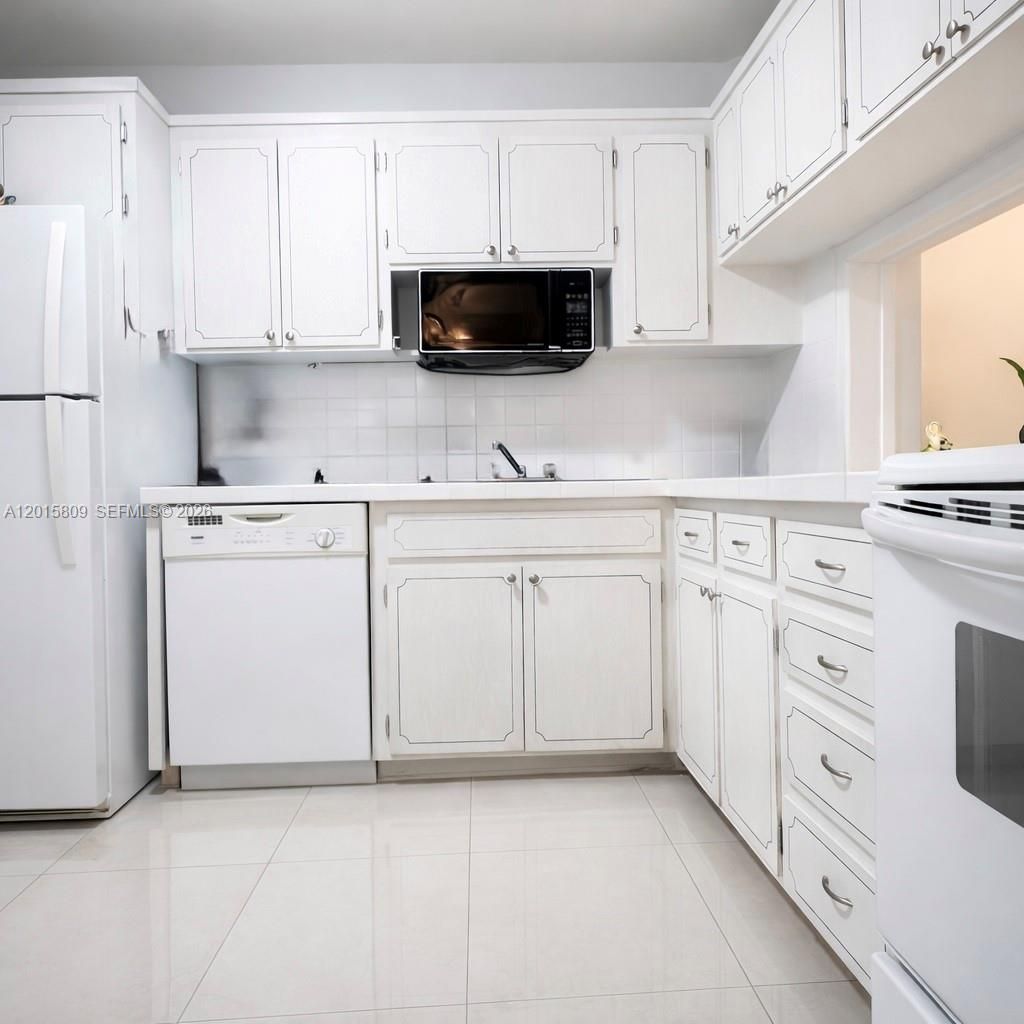 330 SE 2nd St, Unit 101G, Hallandale Beach, FL 33009 Photo
