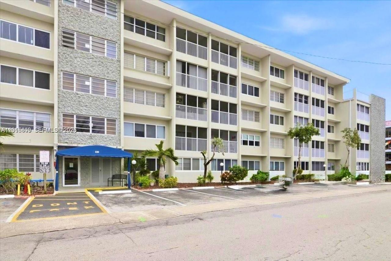 330 SE 2nd St, Unit 101G, Hallandale Beach, FL 33009 Photo