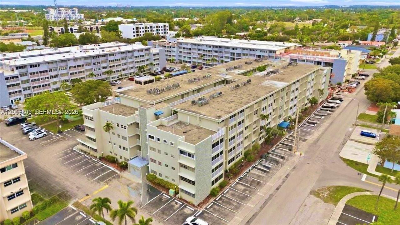 330 SE 2nd St, Unit 101G, Hallandale Beach, FL 33009 Photo