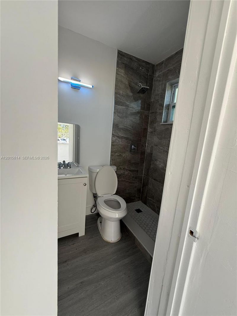 1760 NW 84th St, Miami, FL 33147 Photo