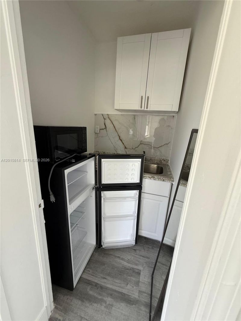 1760 NW 84th St, Miami, FL 33147 Photo