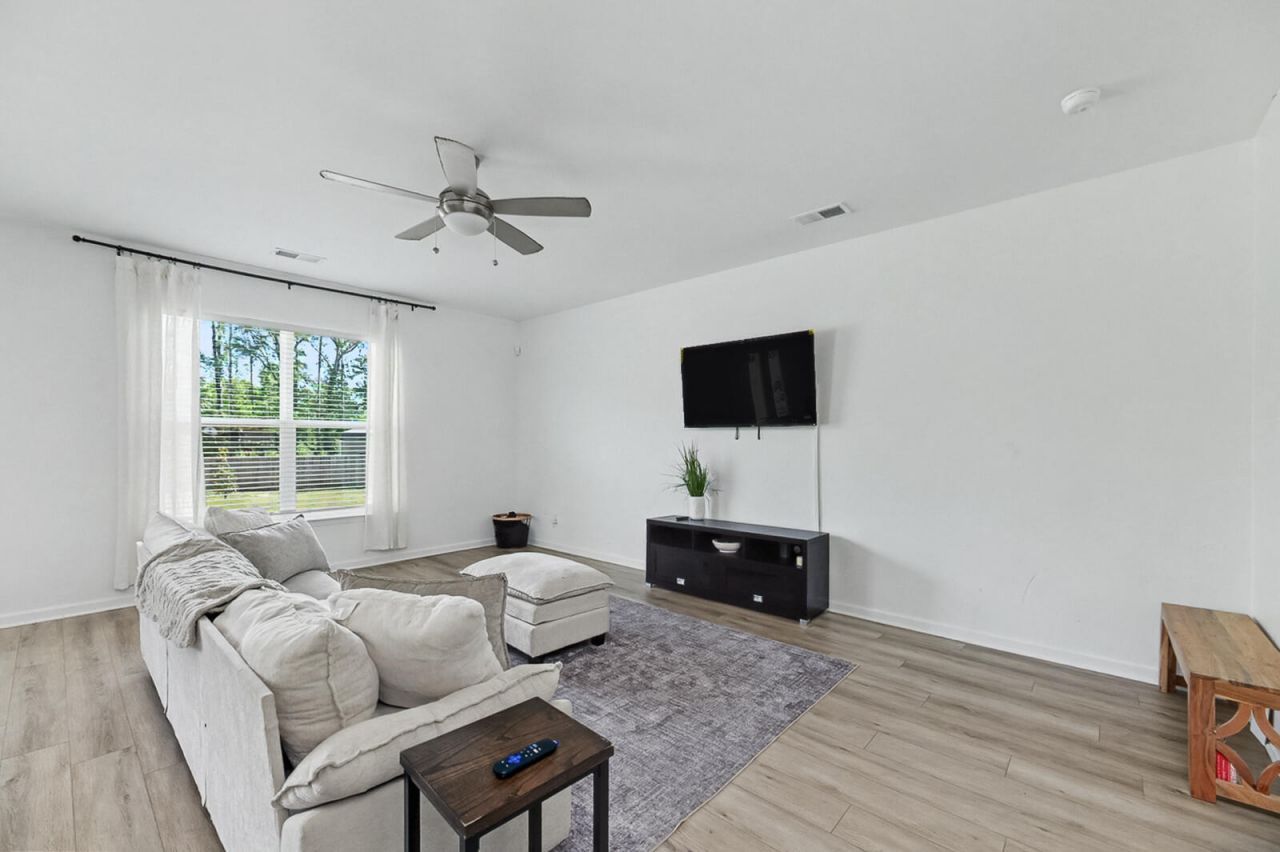 202 Palfrey Drive Photo 4