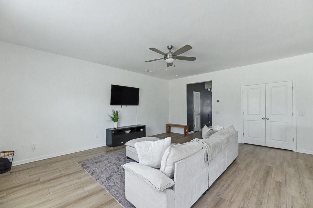 202 Palfrey Drive Photo 6