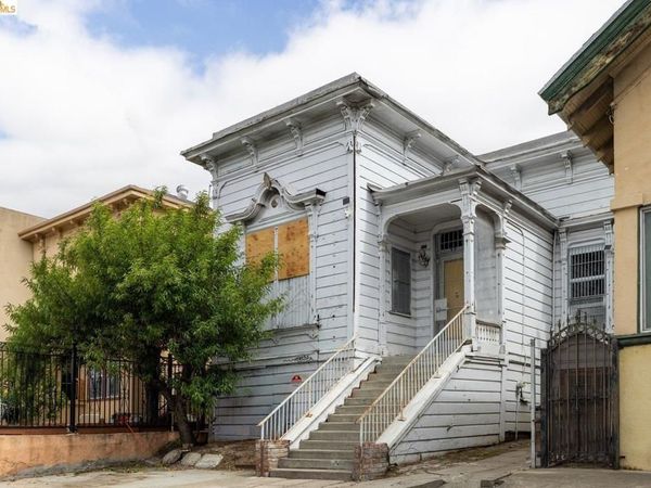 1528 International Blvd, Oakland, CA 94606