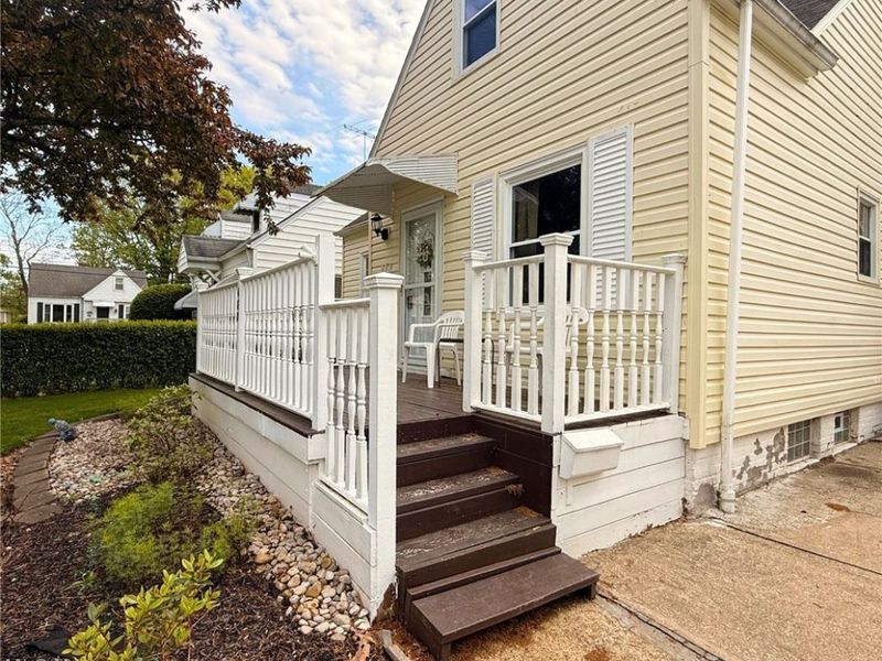 482 E 329th Street, Willowick, OH 44095 Photo 3