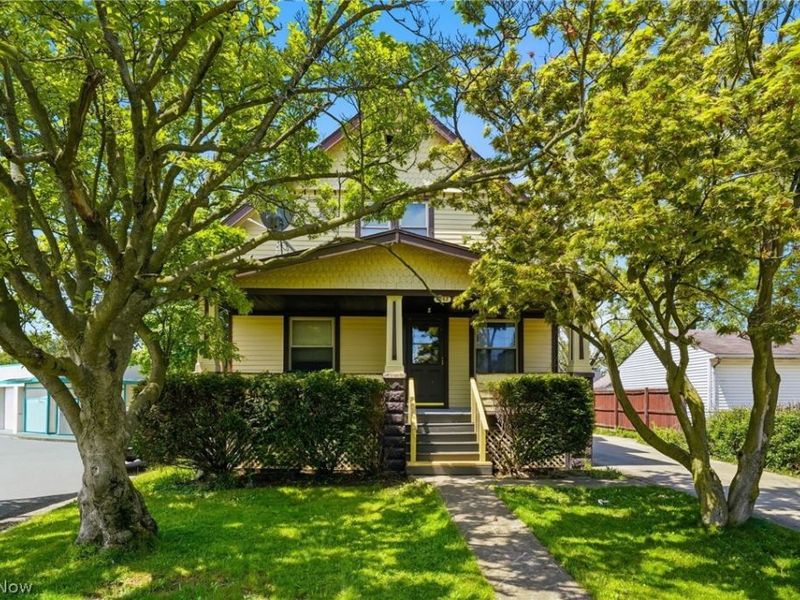 4662 Pearl Road, Cleveland, OH 44109 Photo 1
