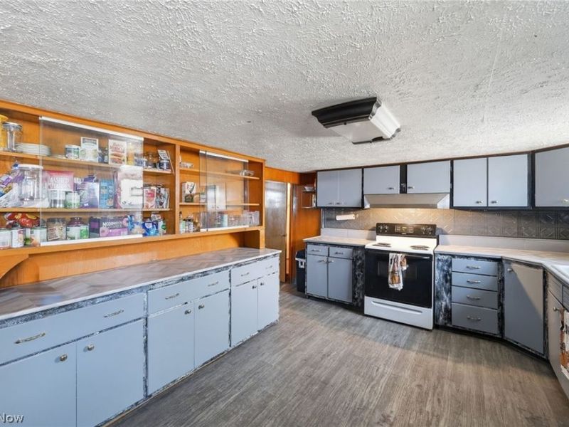 4662 Pearl Road, Cleveland, OH 44109 Photo 19