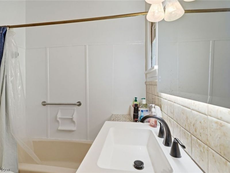 4662 Pearl Road, Cleveland, OH 44109 Photo 28