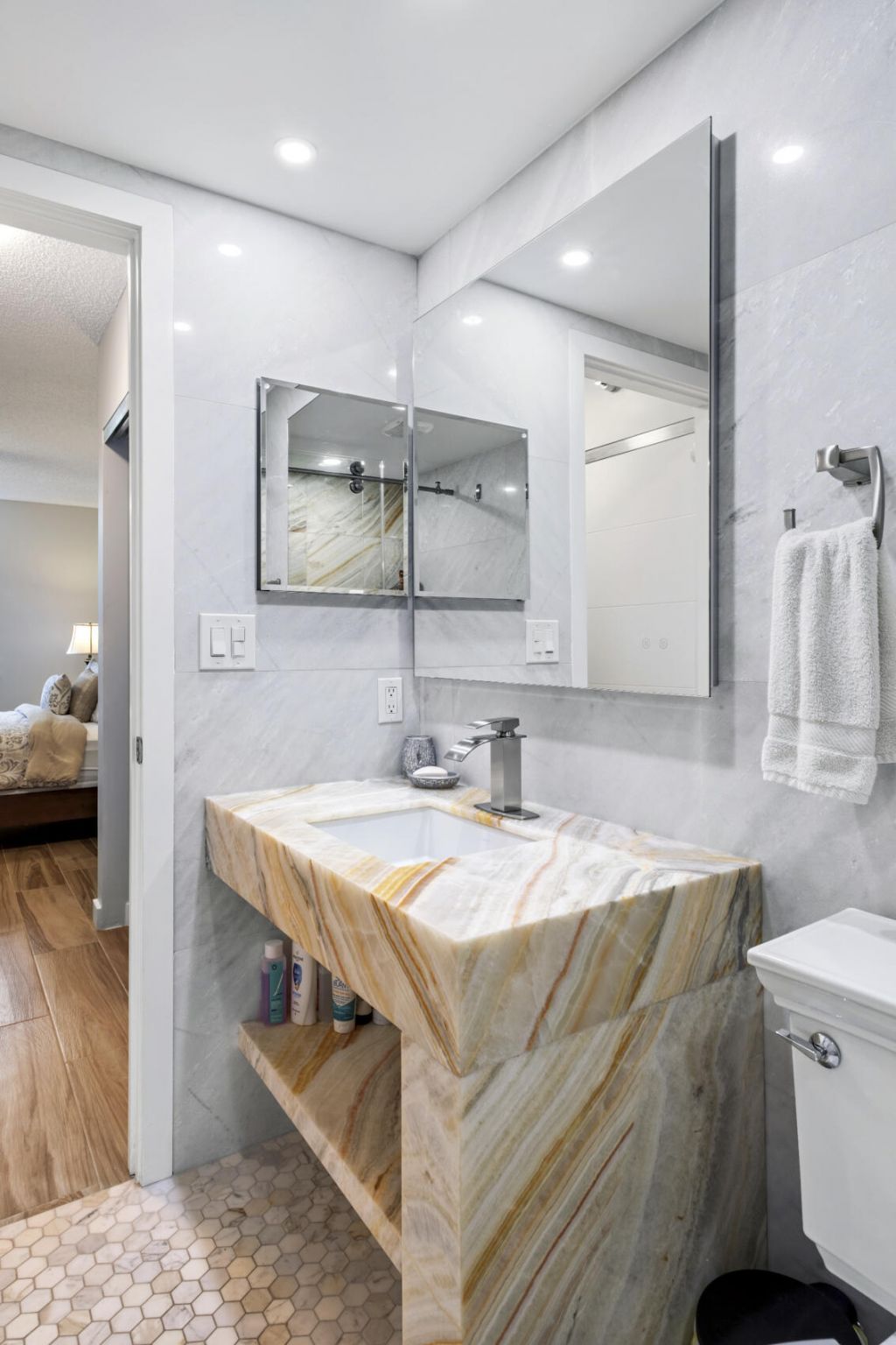 160 Yacht Club 206 Way, Unit 206, Hypoluxo, FL 33462 Photo