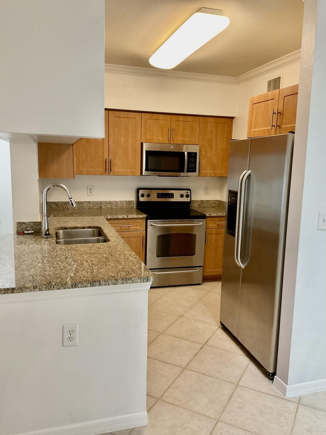 6533 Emerald Dunes Drive, Unit 108  W/gar, West Palm Beach, FL 33411 Photo