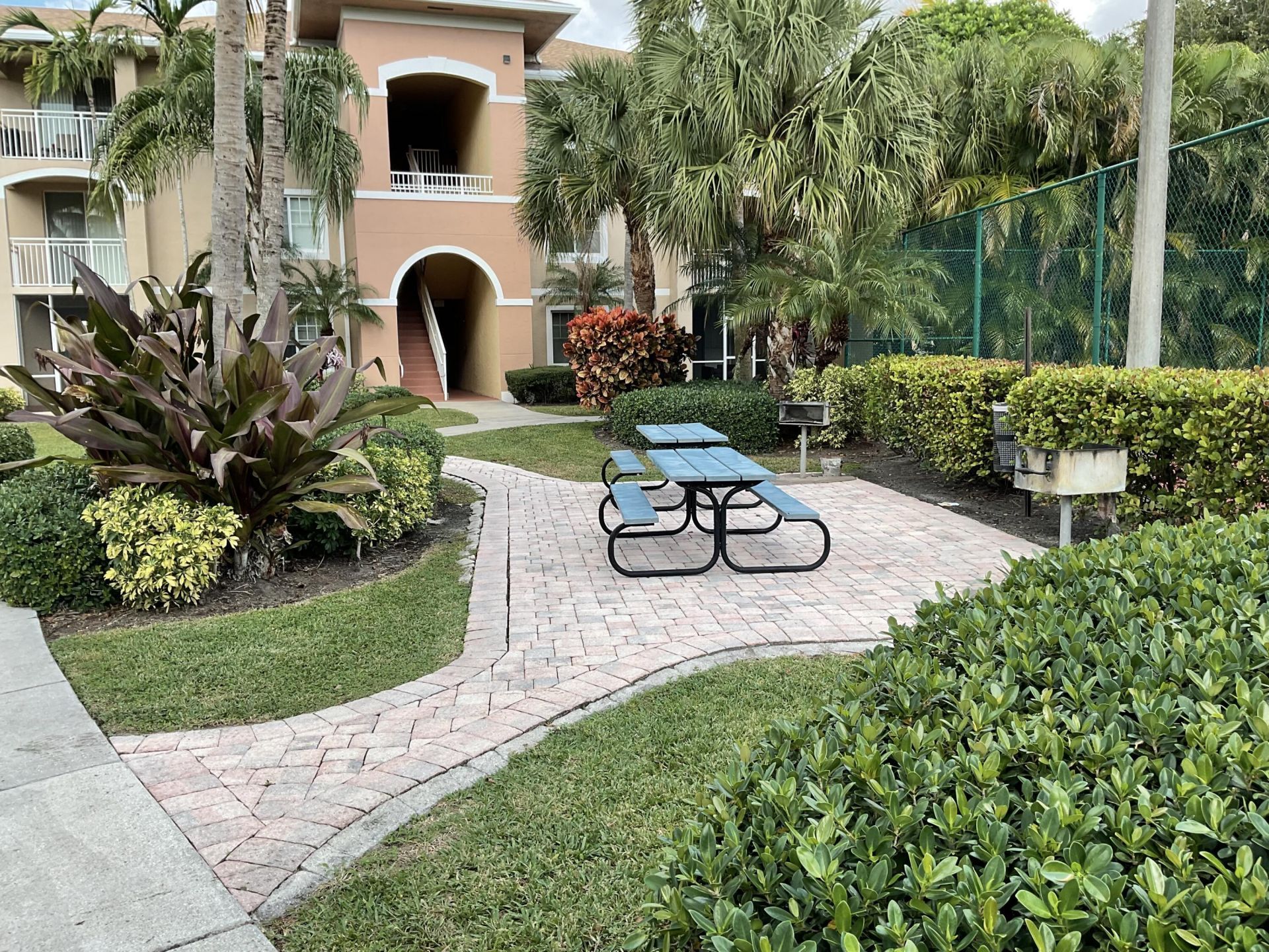6533 Emerald Dunes Drive, Unit 108  W/gar, West Palm Beach, FL 33411 Photo