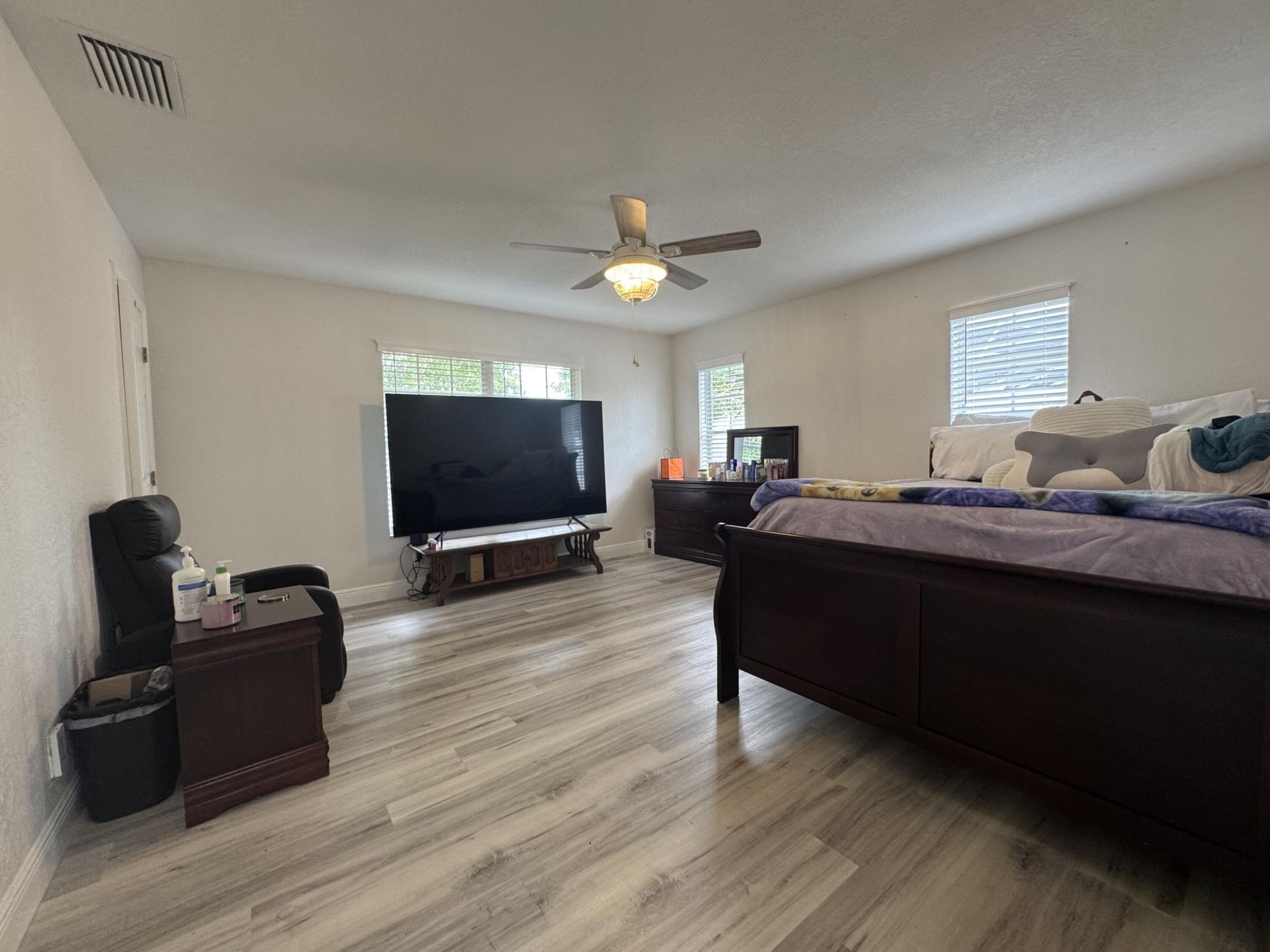589 Cashiers Drive, West Palm Beach, FL 33413 Photo