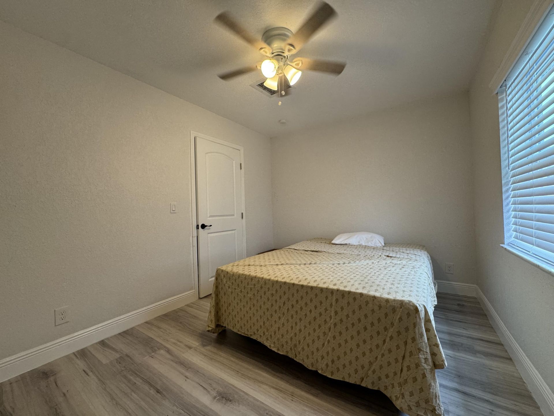 589 Cashiers Drive, West Palm Beach, FL 33413 Photo