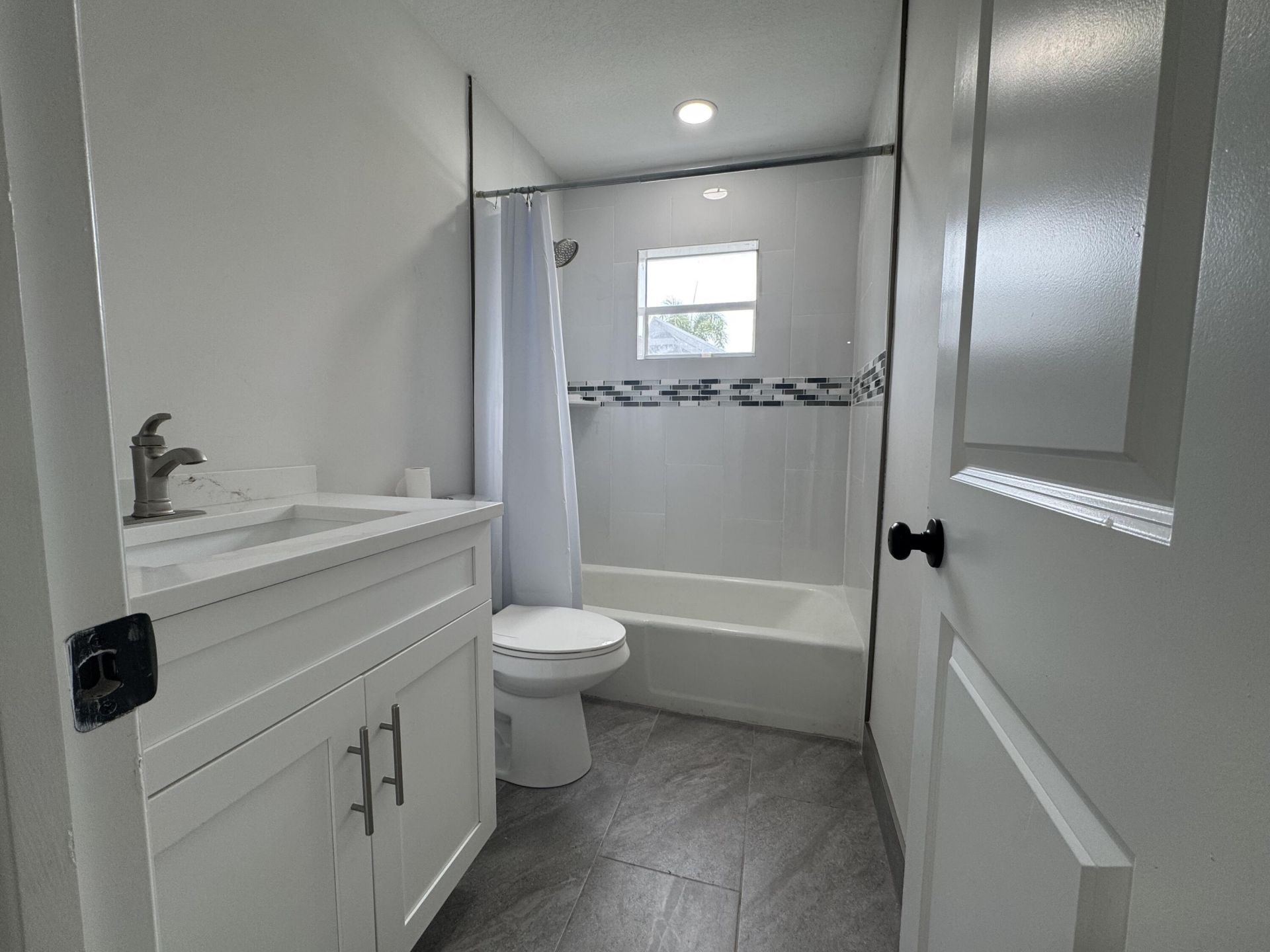 589 Cashiers Drive, West Palm Beach, FL 33413 Photo