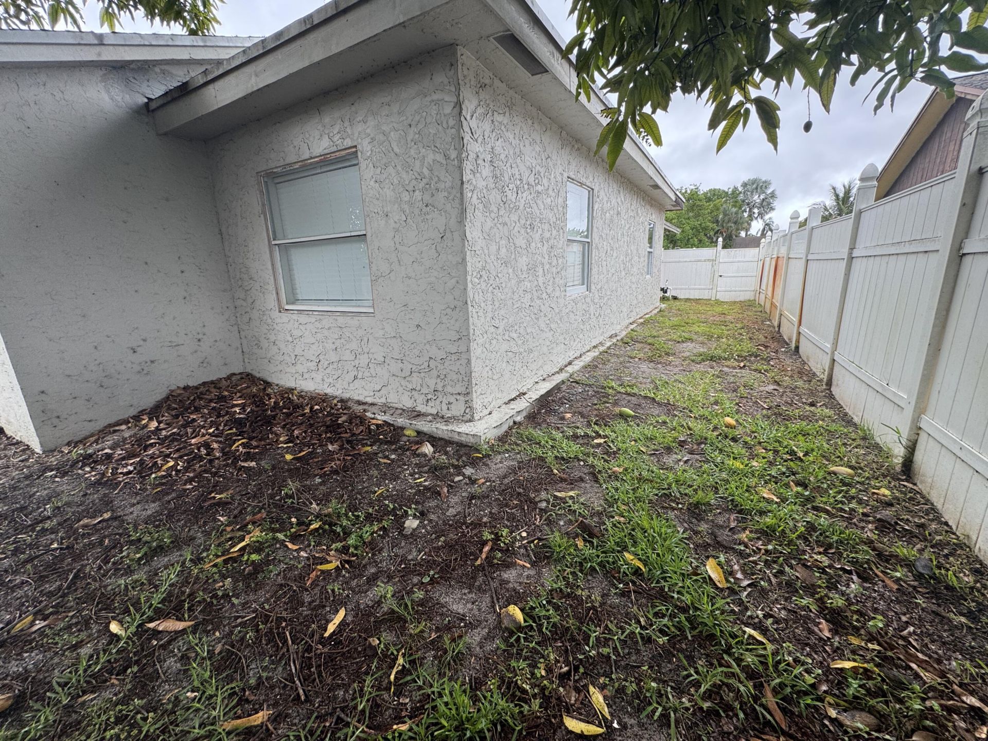 589 Cashiers Drive, West Palm Beach, FL 33413 Photo