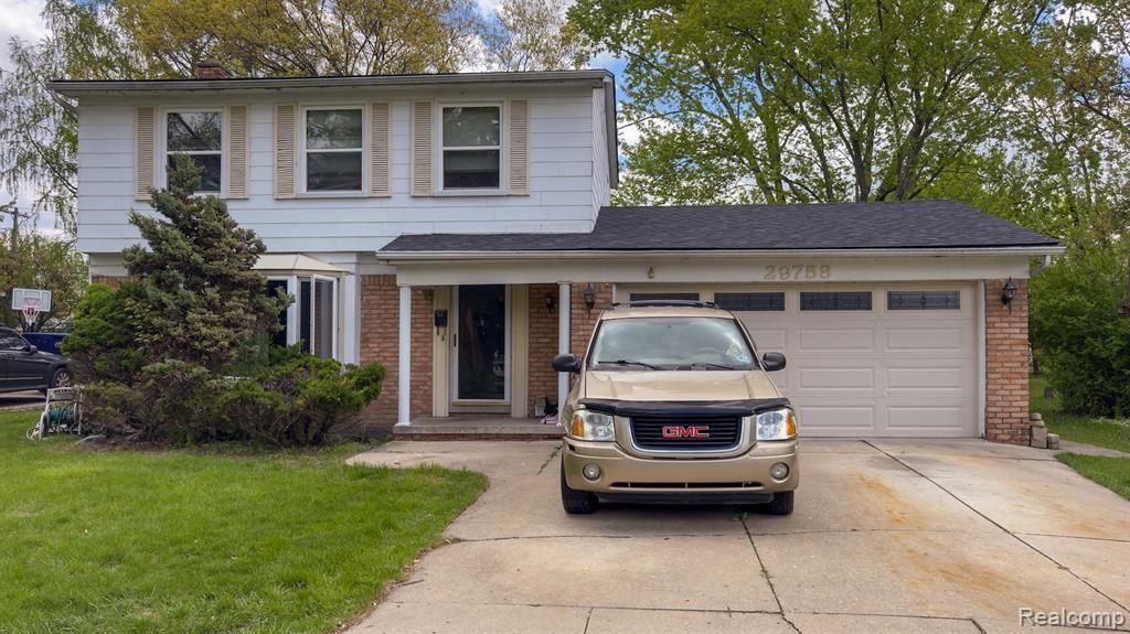 29758 Rambling Road, Southfield, MI 48076 Main Photo