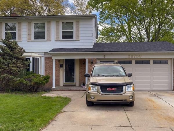 29758 Rambling Road, Southfield, MI 48076