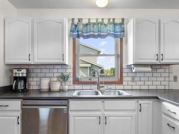 1357 Broadway Drive, Sun Prairie, WI 53590