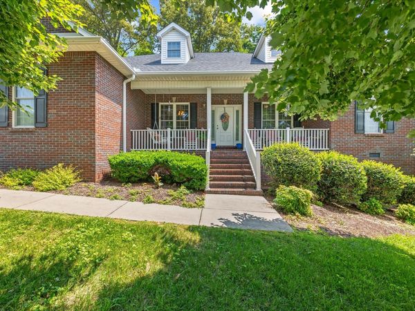 1323 Buckingham Pl, Cookeville, TN 38501
