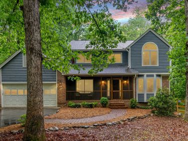 203 Mel Oaks Drive, Chapel Hill, NC 27516