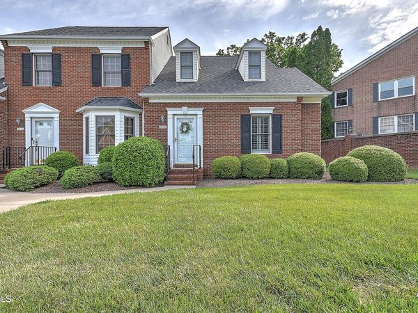 2000 West Manor Court, Unit 2000, Kingsport, TN 37660