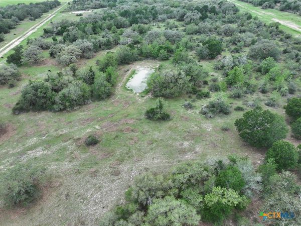 10772 State Highway 111, Edna, TX 77957