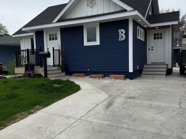 705 Main Street E, New Prague, MN 56071