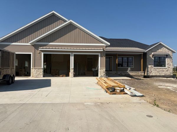 1555 72nd Avenue S, Fargo, ND 58104