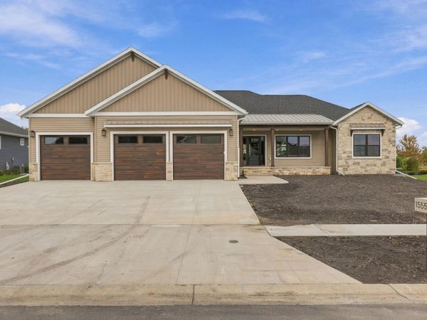 1555 72nd Avenue S, Fargo, ND 58104