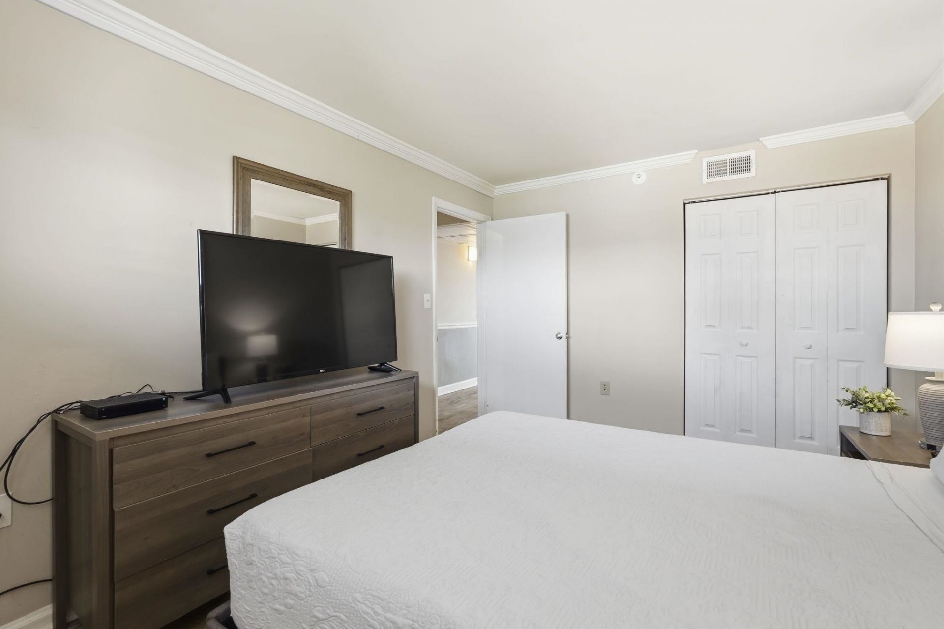 2310 N Ocean Blvd. Photo 5