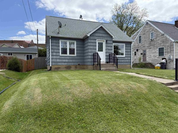 1350 O'Hagen Street, Dubuque, IA 52001