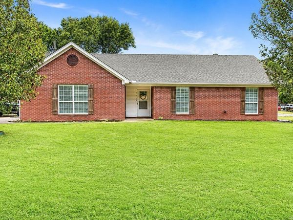 701 Honeysuckle Hills Court, Redfield, AR 72132