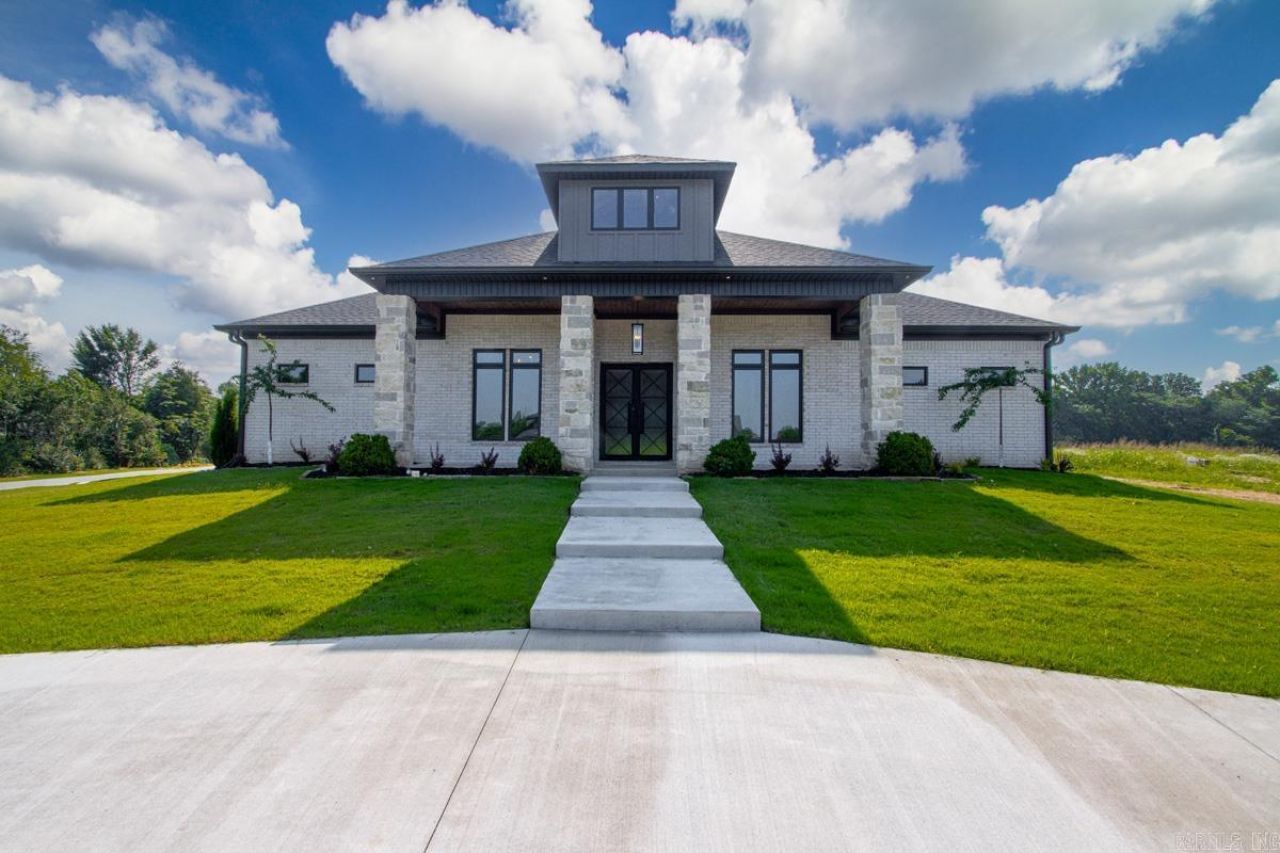 100 Liberty Oaks Trail Alexander, AR 72002