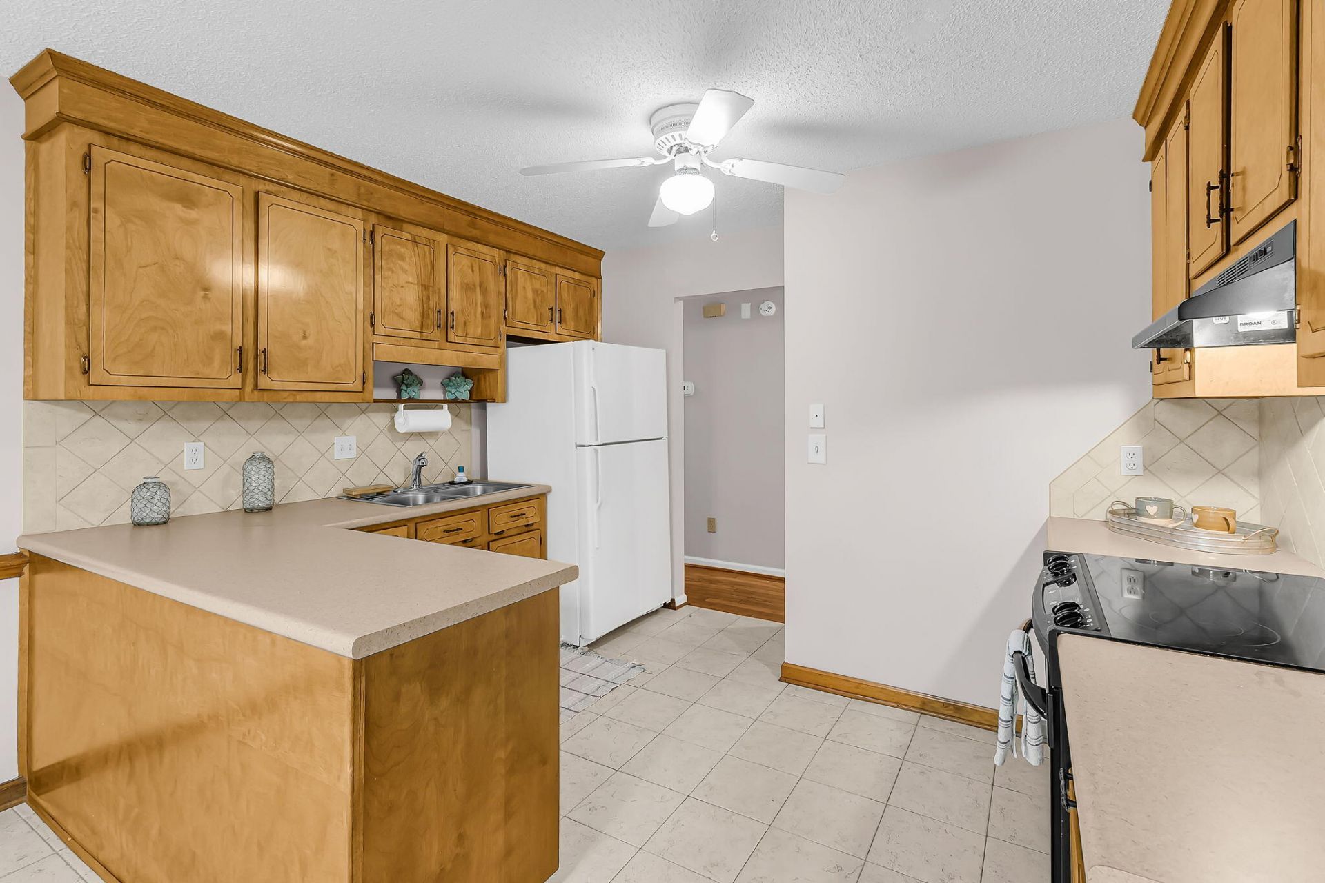 1507 Kentwood Circle Photo 10