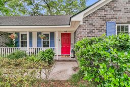 1507 Kentwood Circle photo 4