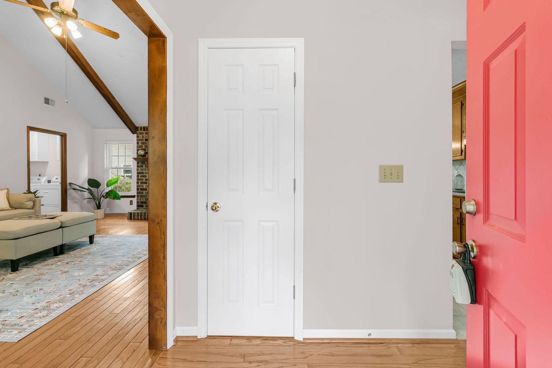 1507 Kentwood Circle Photo 4