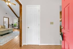 1507 Kentwood Circle photo 4
