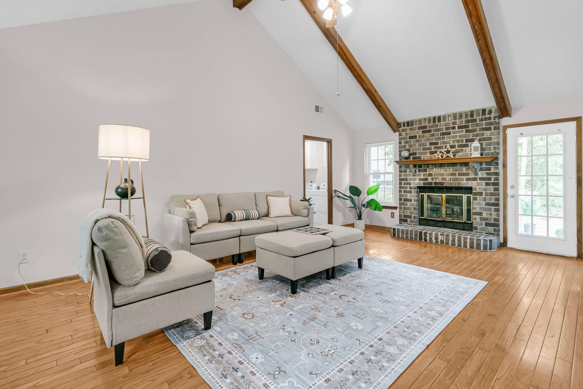 1507 Kentwood Circle Photo 5