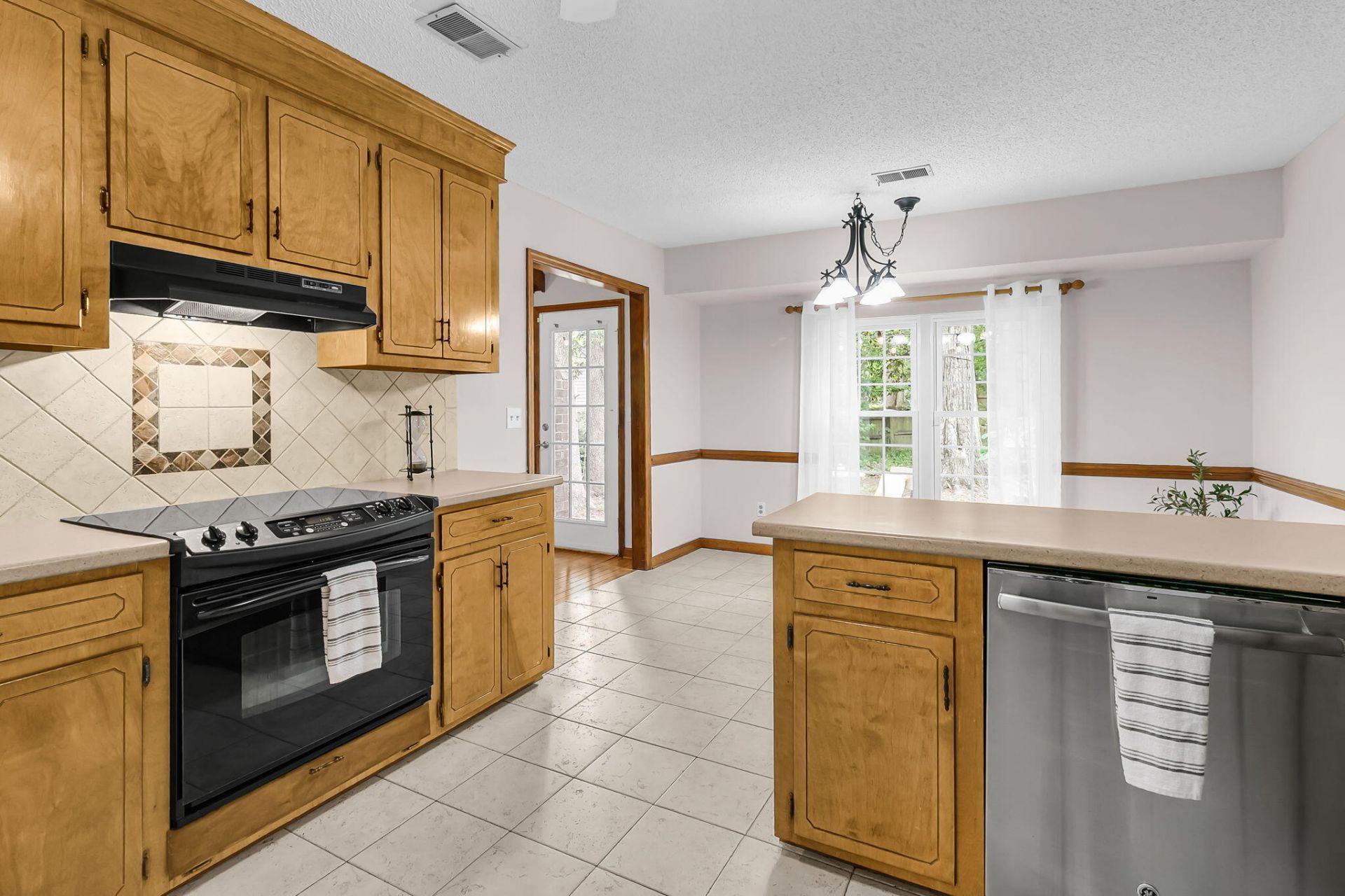 1507 Kentwood Circle Photo 9