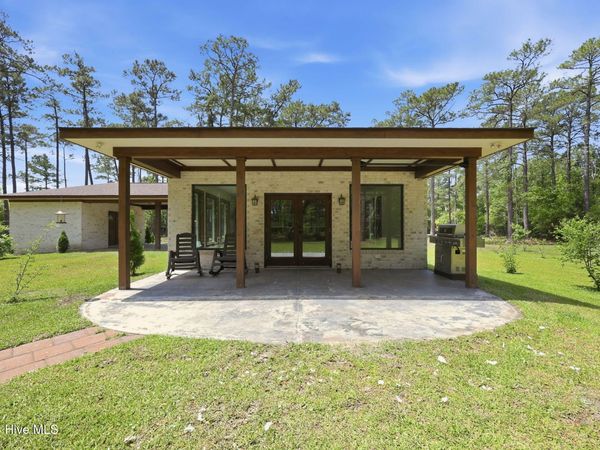 307 Crows Nest Road, Beaufort, NC 28516
