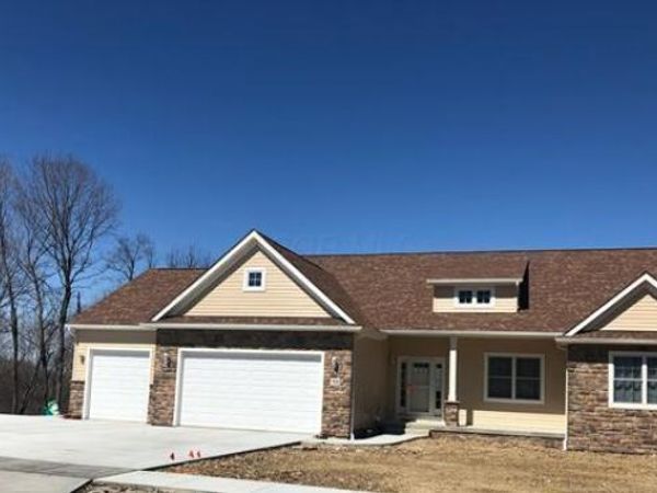 390 Laurel Oak Lane , Heath, OH 43056