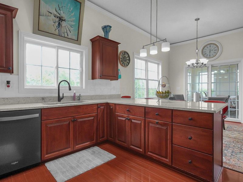 390 Laurel Oak Lane, Heath, OH 43056 Photo 12