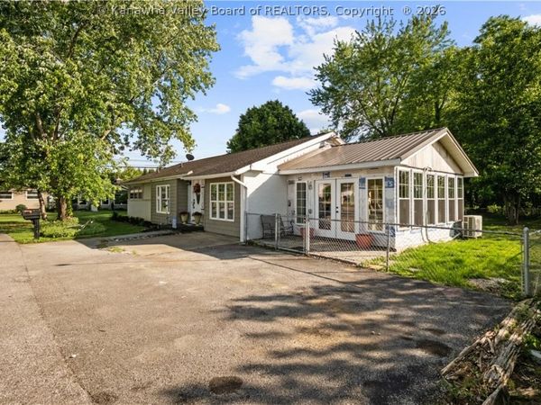 1 Bridge Street, Winfield, WV 25213