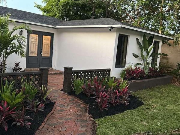 8207 SW 26th Pl , Davie, FL 33328