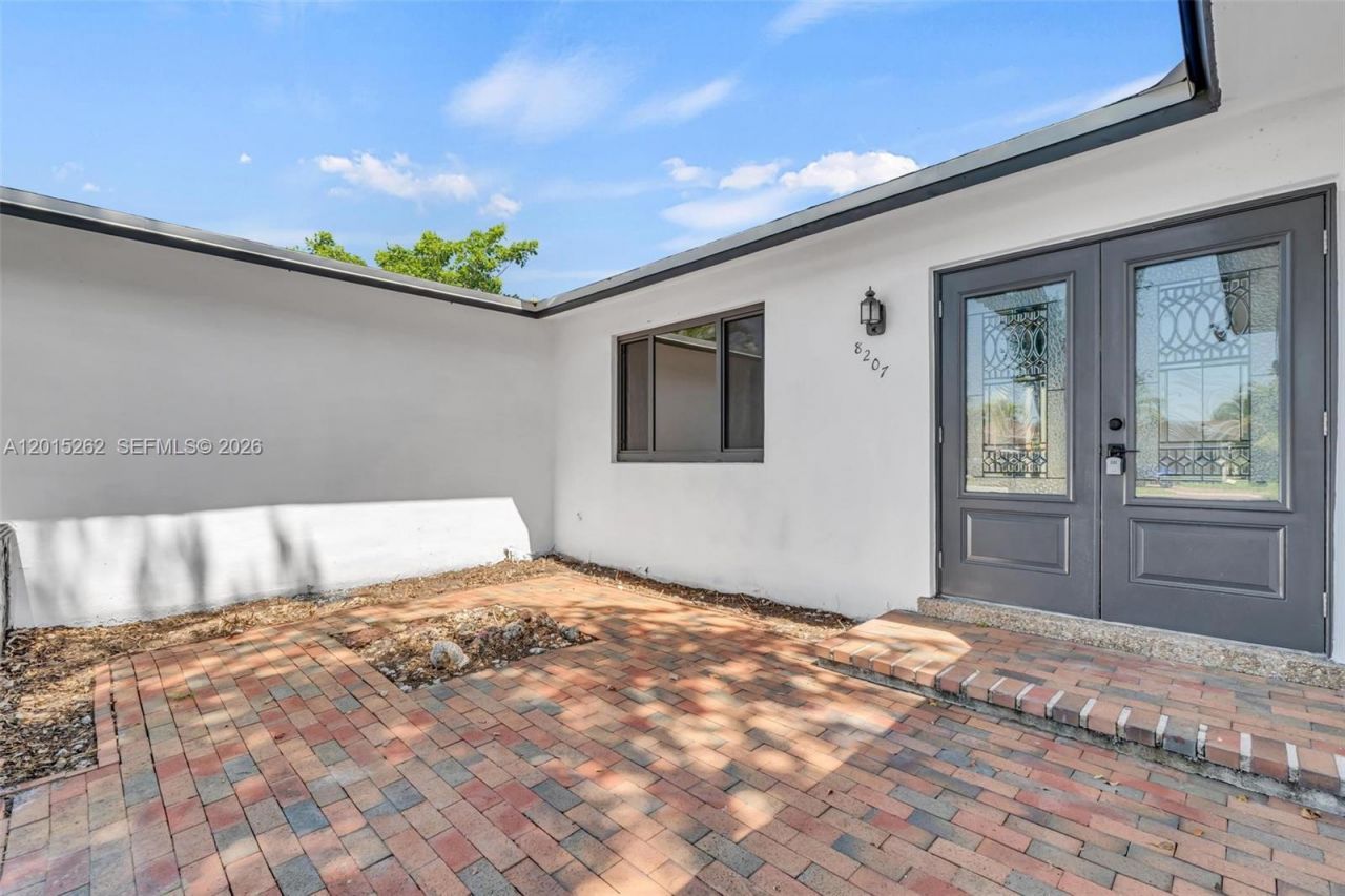 8207 SW 26th Pl , Davie, FL 33328 Photo