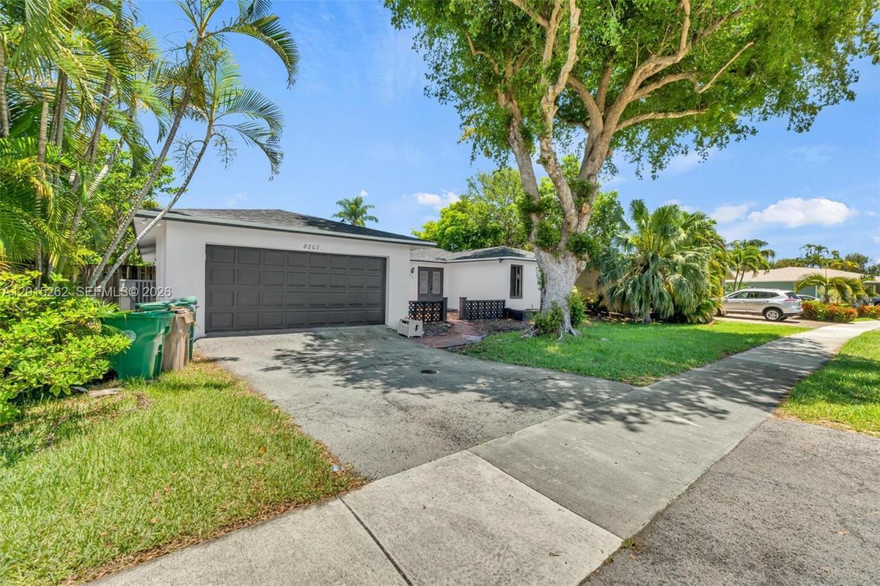 8207 SW 26th Pl , Davie, FL 33328 Photo