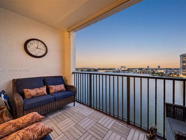 17150 N Bay Rd , Unit 2905, Sunny Isles Beach, FL 33160