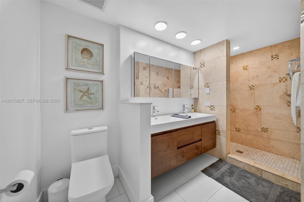 17150 N Bay Rd , Unit 2905, Sunny Isles Beach, FL 33160 Photo