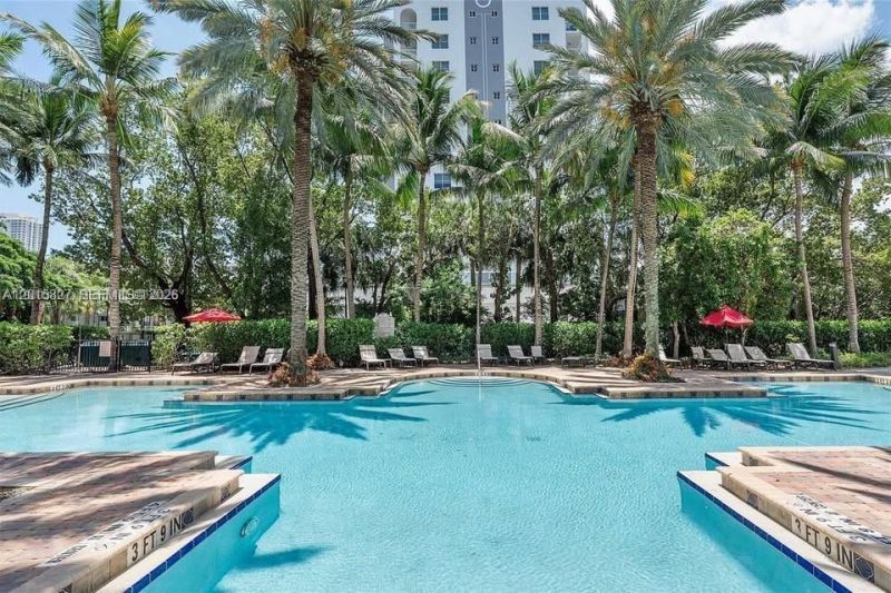 17150 N Bay Rd , Unit 2905, Sunny Isles Beach, FL 33160 Photo